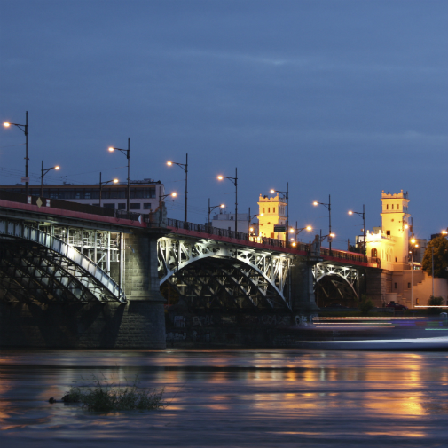 Most Poniatowskiego nocą